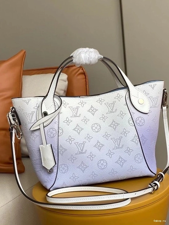PM LOUIS HINA VUITTON 0819